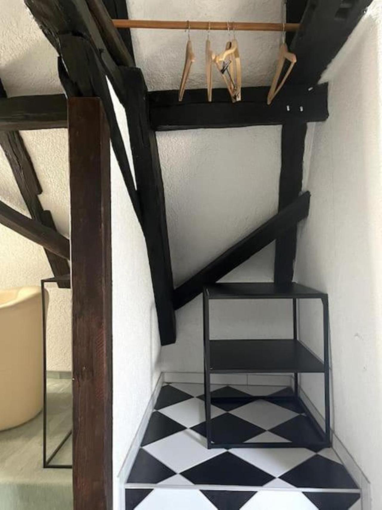 Ferienwohnung Im 'Schmoller - Hof' Нойштадт-ан-дер-Вайнштрасе Экстерьер фото
