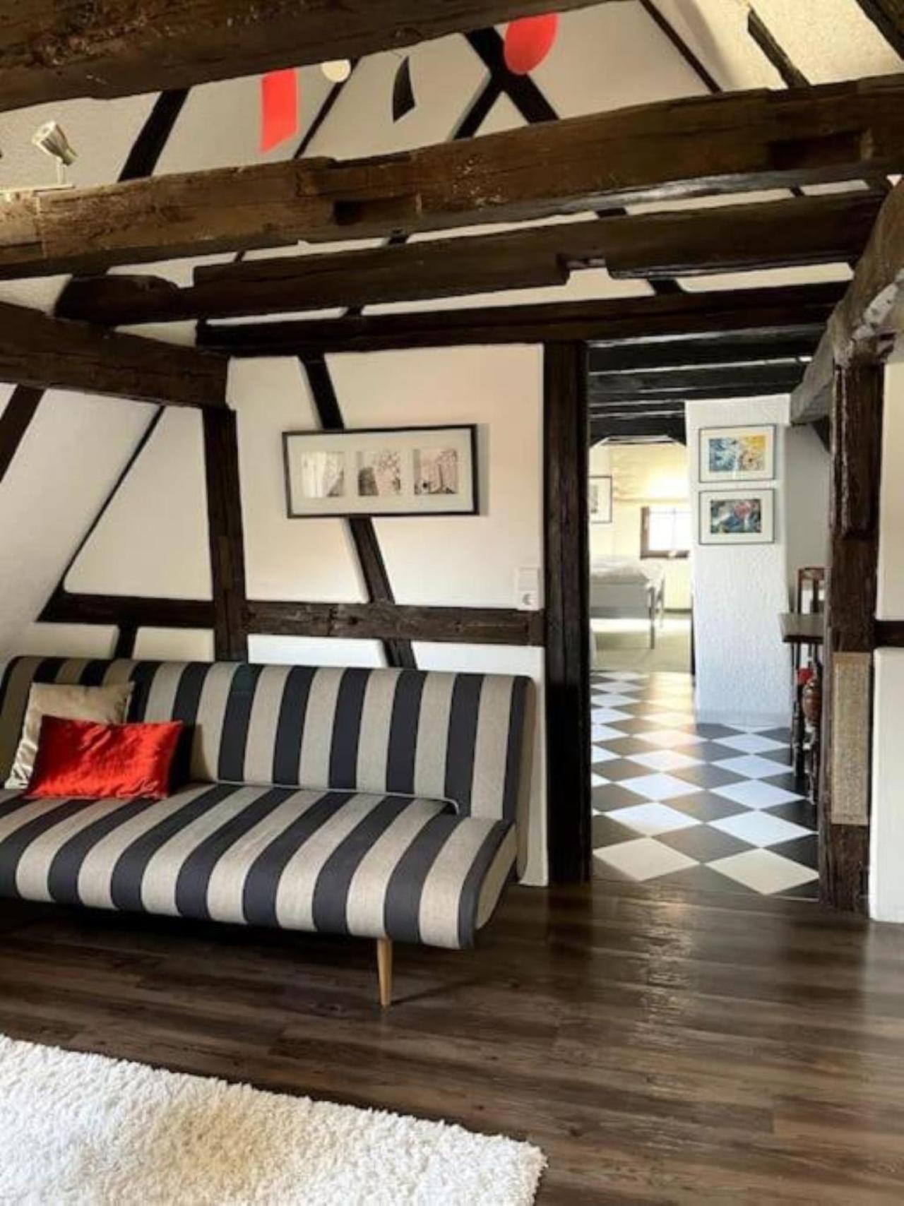 Ferienwohnung Im 'Schmoller - Hof' Нойштадт-ан-дер-Вайнштрасе Экстерьер фото